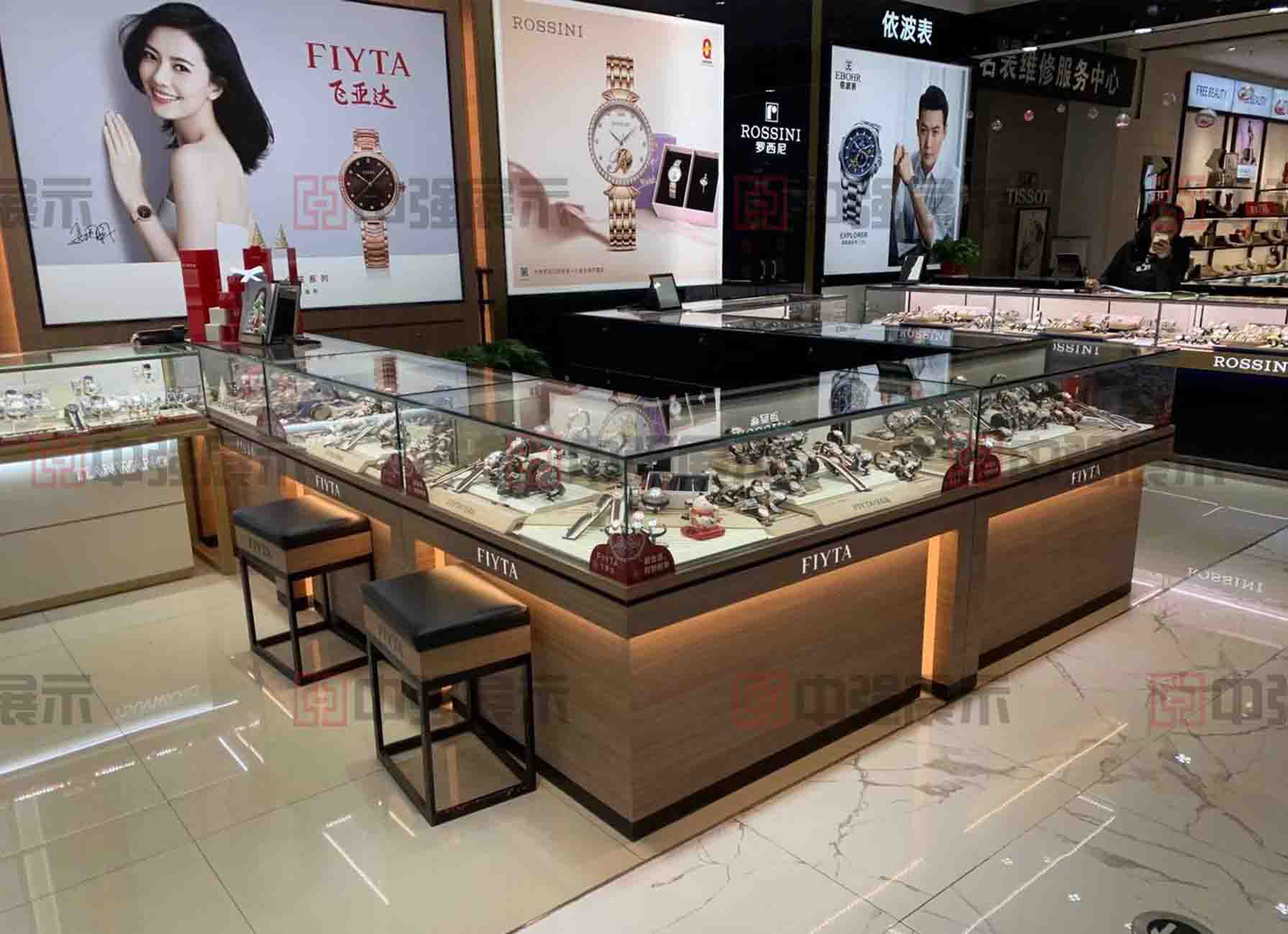 鐘表柜臺(tái)展示柜定做廠家